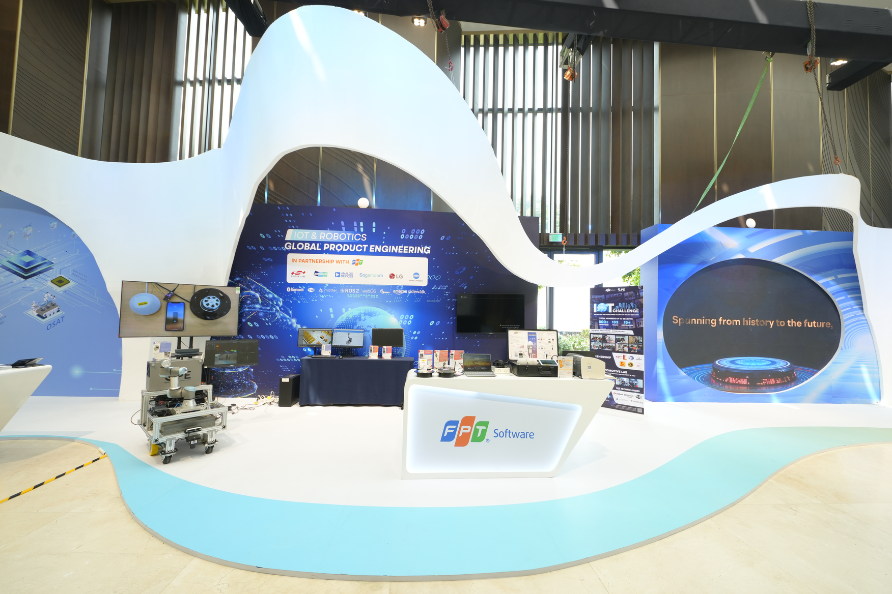FPT and Qualcomm Formed Strategic Collaboration to Accelerate Automotive Innovations